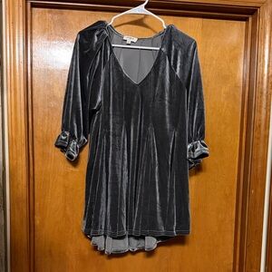 Umgee Charcoal Velvet Women's Blouse